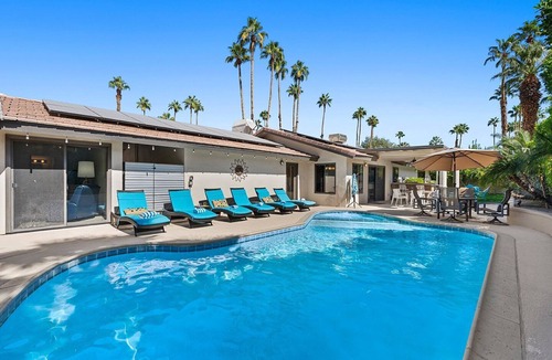 Palm Springs House | Walking On Sunshine - Beautiful Palm Springs Retreat