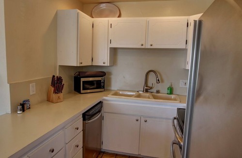 Downtown Long Beach Condo | Walkscore is 98 from this 2 bed/2 bath condo in downtown Long Beach.