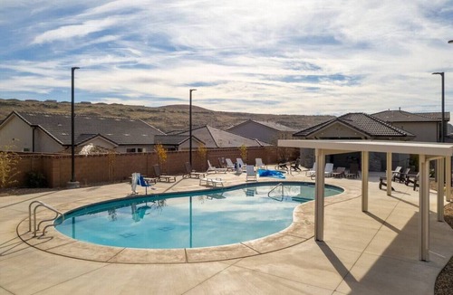 Sienna Hills House | Wanderlust: Luxury 5 BR/4 BA Home and Retreat