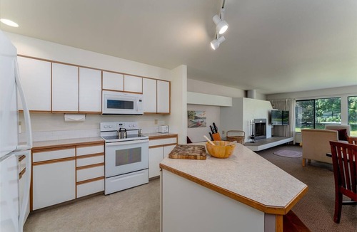 Wapato Point Condo | Wapato Point Condo on Lake Chelan, Resort Amenities! 2Bed/2Bath, Ground Floor