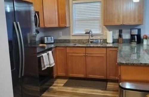 Salem House | Warm & Welcoming Solar Home on Keizer Quiet Lane