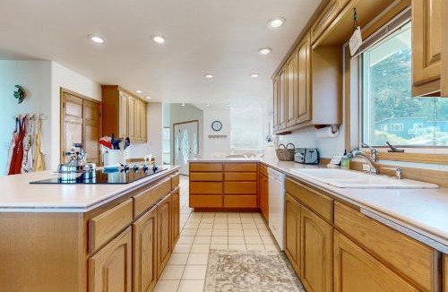 Greenbank House | Water's Edge at Dines Point