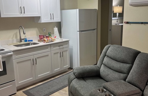 Hudson Beach Estates Cottage | Waterfront 1 bed! Bath