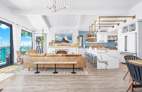 Balboa Island House | Waterfront 6Br Retreat With Bay Views By Beachview Rentals