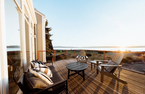 Camano Island House | Waterfront Beach House 4BD|Hot Tub|Outdoor Shower