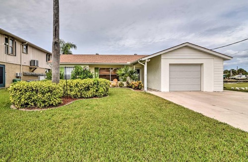 Spring Hill House | Waterfront Hernando Beach Home with 40-foot Dock!