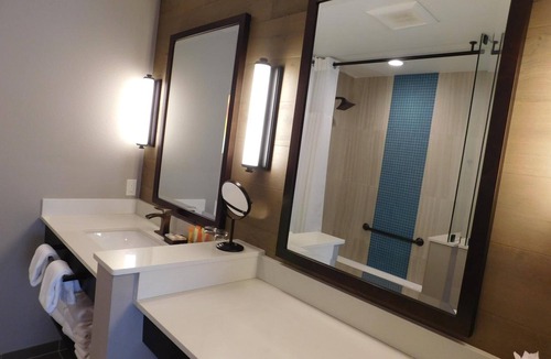 Lighthouse District Hotel | Wave Street Inn