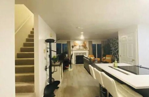 Springfield Condo | WELCOME TO LOUIE DUCK HOUSE-C! 2BR & 2BA SLEEP-5