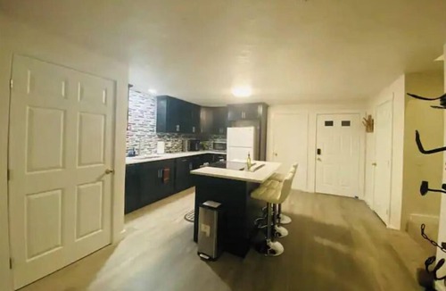 Springfield Condo | WELCOME TO LOUIE DUCK HOUSE-C! 2BR & 2BA SLEEP-5