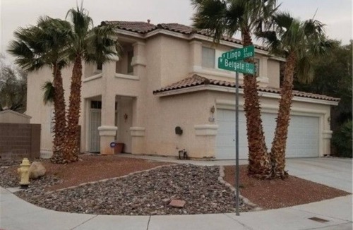 Las Vegas House | Welcome to our charming and cozy retreat in the heart of Las Vegas