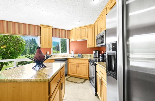 Welches Condo | Welcome to the Fairway Forest Retreat – Your Mt. Hood Escape!