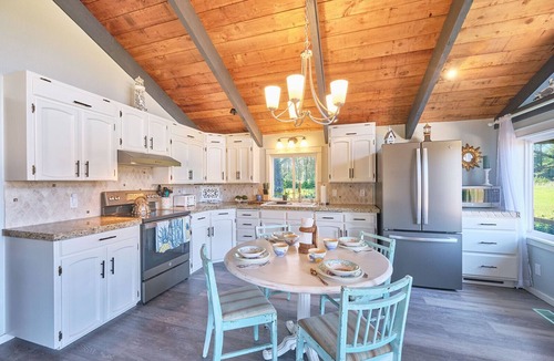Klipsan Beach Cabin | Welcoming 3-bedroom cabin in Ocean Park