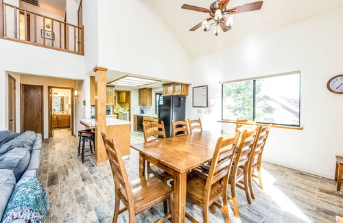 Shaver Lake Cabin | Welcoming Cabin with WiFi, Spacious Deck, & Outdoor Seating