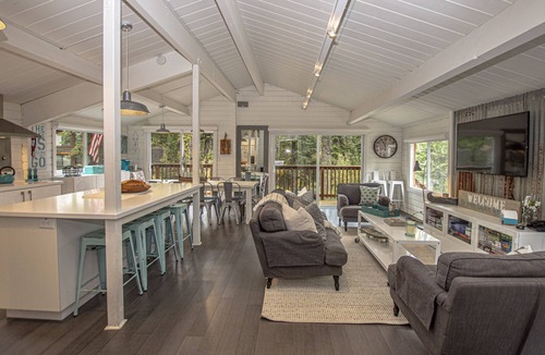 Tahoe Pines Cabin | West Shore Retreat: Bright, cheery 3 bedroom / 2 bath West Lake Tahoe cabin