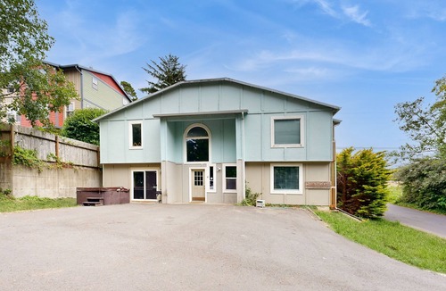 Depoe Bay House | Whale's Spout - Pet Friendly-Depoe Bay, OR