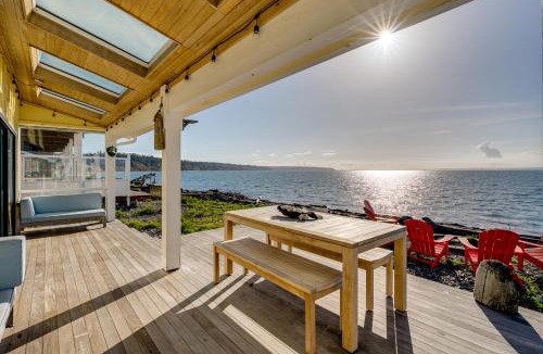 Coupeville House | Whale Watch & Relax Fireside: Puget Sound Gem!