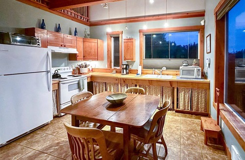 Port Orford House | Whimsy by the Sea - House in Port Orford, OR
