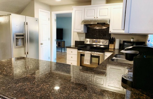 Aloha House | ༄✦ Whispering Woods Oasis✦༄ | 5B/3BA, W/Pool Table
