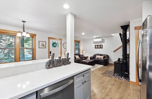 Skykomish Cabin | Wild Cascadia Retreat in marvelous Skykomish - 20 min to Stevens Pass