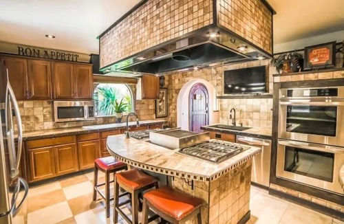 Tacoma Villa | Wildlife Viewings! Stunning Water View Sunsets-Dble Chefs Kitchen-Double Decks