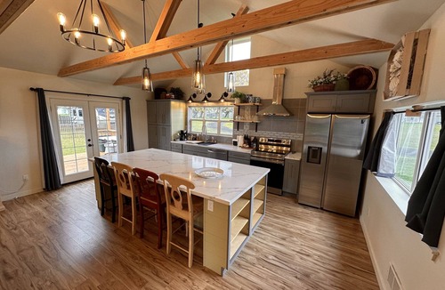 Tokeland House | WILLAPA HOUSE - Coastal Getaway Walk to Marina Crabbing