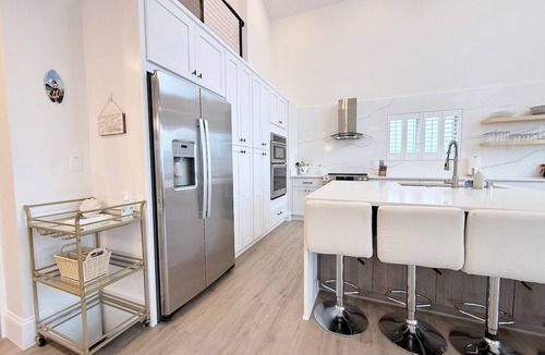 Westport House | Winter Discount Ocean Views, Sauna, Nintendo