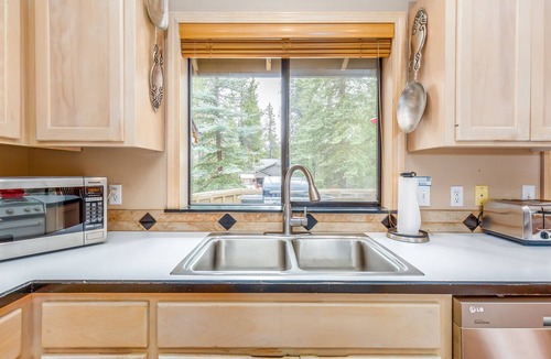 Deer Park House | Witc04 - Dog Friendly, Hot Tub, A/C, Great Views