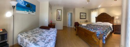 Burbank House | WM Private master suite with separate entry