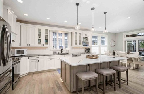 Rockaway Beach House | Wonderful Custom Escape, Huge Deck w/Hot Tub, BBQ, New Decor, Pet Friendly, 5 Blocks to Beach