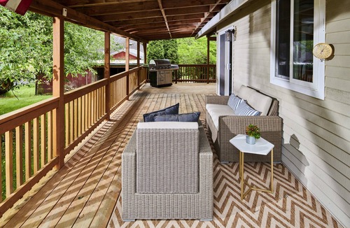 Cedar Mill House | Wonderful updated cottage in the country!