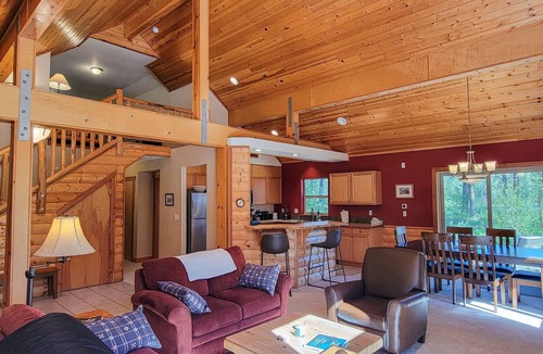 Winthrop House | Woodland Retreat: Cozy Cabin Near Trails & Mazama