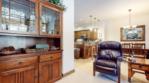 Woodwinds Apartment | Woodwinds #1303 condo