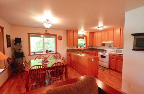 Lakeside House | Woody Cabin Retreat - Accessible only by Boat