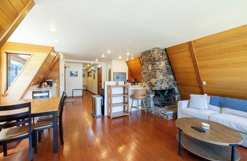 Amanda Park House | Woody Waterfront A-Frame Lakefront Home on Lake Quinault - Olympic National Park