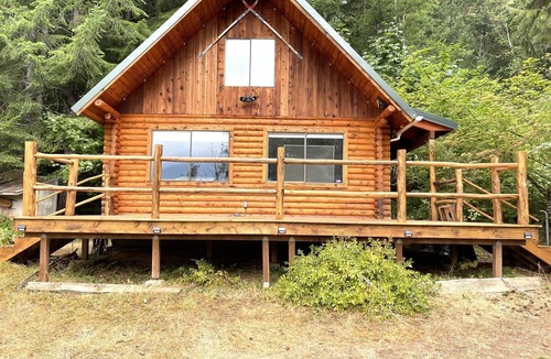 Packwood Cabin | Woolly Bear Log Cabin Mountain Get-Away