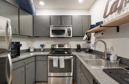Pierson Place Historic District House | Work ready Mezzanine | BBQ + Pool | Pierson Street