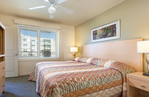 Seaside Gilbert District House | Worldmark Seaside Deluxe Unit Top 4 floors! Jetted tub, Great Pool! The Best!