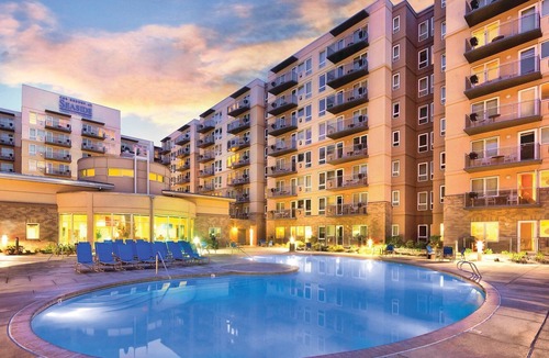 Seaside Gilbert District House | Worldmark Seaside Deluxe Unit Top 4 floors! Jetted tub, Great Pool! The Best!
