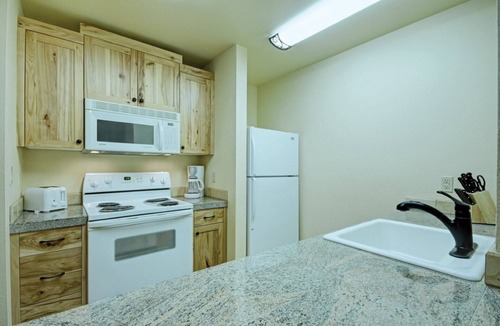 Bend Resort | WorldMark Seventh Mountain Resort- 1 Bedroom