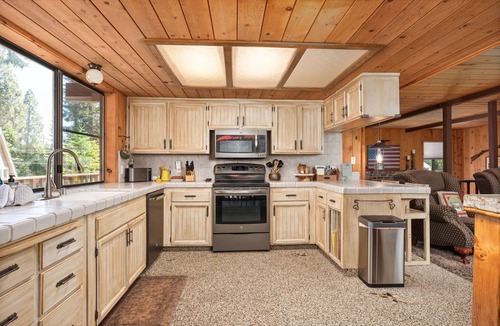 Sierra Cedars Cabin | Wyldwood | 3 bedroom+LOFT & BAR!