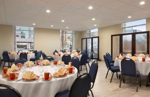 Anaheim Resort Hotel | Wyndham Anaheim