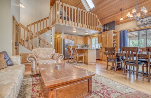 Deer Park House | Yankee Mountain at Sunriver is a Dream Come True! Sleeps 15, Hot Tub