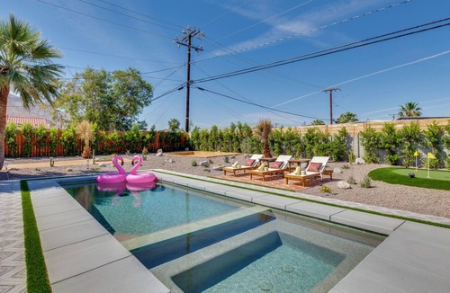 Palm Springs Cottage | Yard Games, Outdoor Kitchen: Palm Springs Retreat!