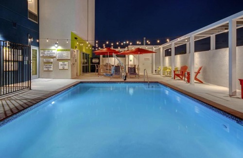 Garden Grove Hotel | Your Home Away From Home! Free Breakfast, Pet-friendly Property!