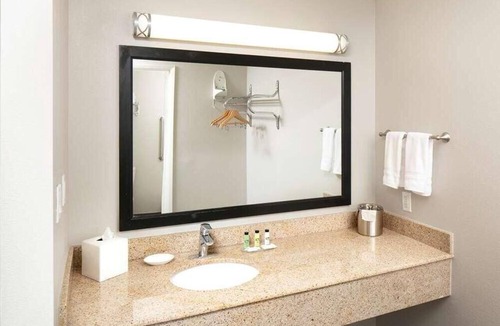 Temecula Hotel | Your Home Away From Home! Free Parking Onsite, Hot Tub, Swimming Pool