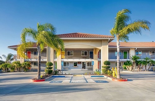 Temecula Hotel | Your Home Away From Home! Free Parking Onsite, Hot Tub, Swimming Pool
