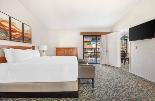 San Diego Country Estates Hotel | Your Home Away From Home! Outdoor Pool, Free Parking, Near Barona Speedway!