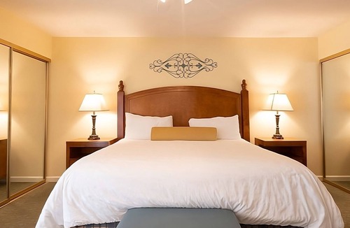 San Diego Country Estates Hotel | Your Nature Escape | 3 Units w/Kitchen, Balcony, Pool | Near Hiking Trails