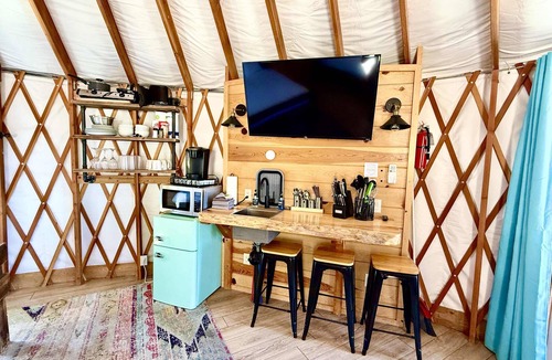 Orderville House | Yurt Overlook #6 w/stargazing near Zion & Bryce