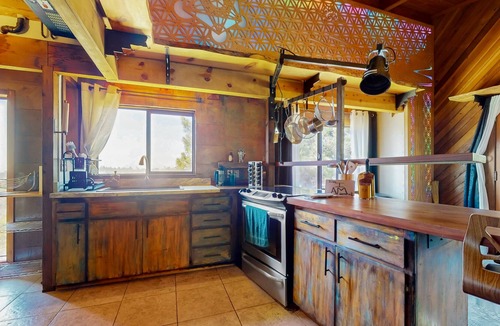 Chico House | Zen Mountain Retreat hideaway with sweeping views, outdoor space, & W/D